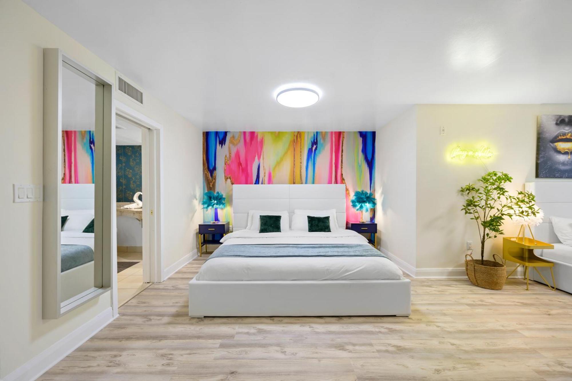 Ocean Drive Apartments With Rooftop Pool, South Beach, Miami Miami Beach Exterior photo